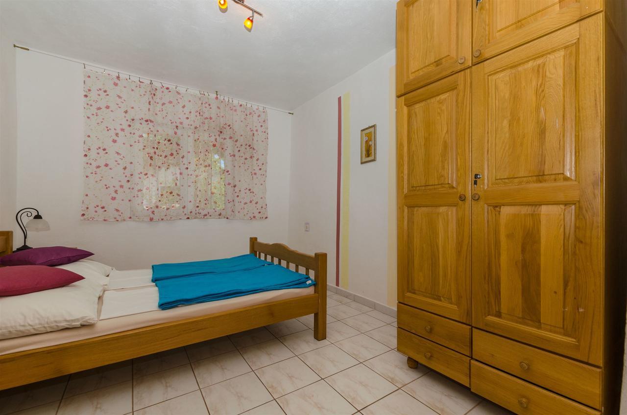Apartments Ljubica Rogoznica  Eksteriør billede
